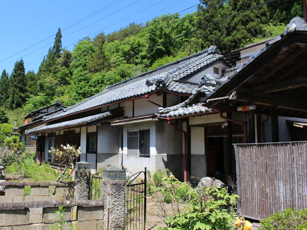 軽井沢のその他エリア 蔵のある古民家 座敷 奥座敷と古きよき時代の面影を残す平家建 物件詳細ページ タカラクリエイト